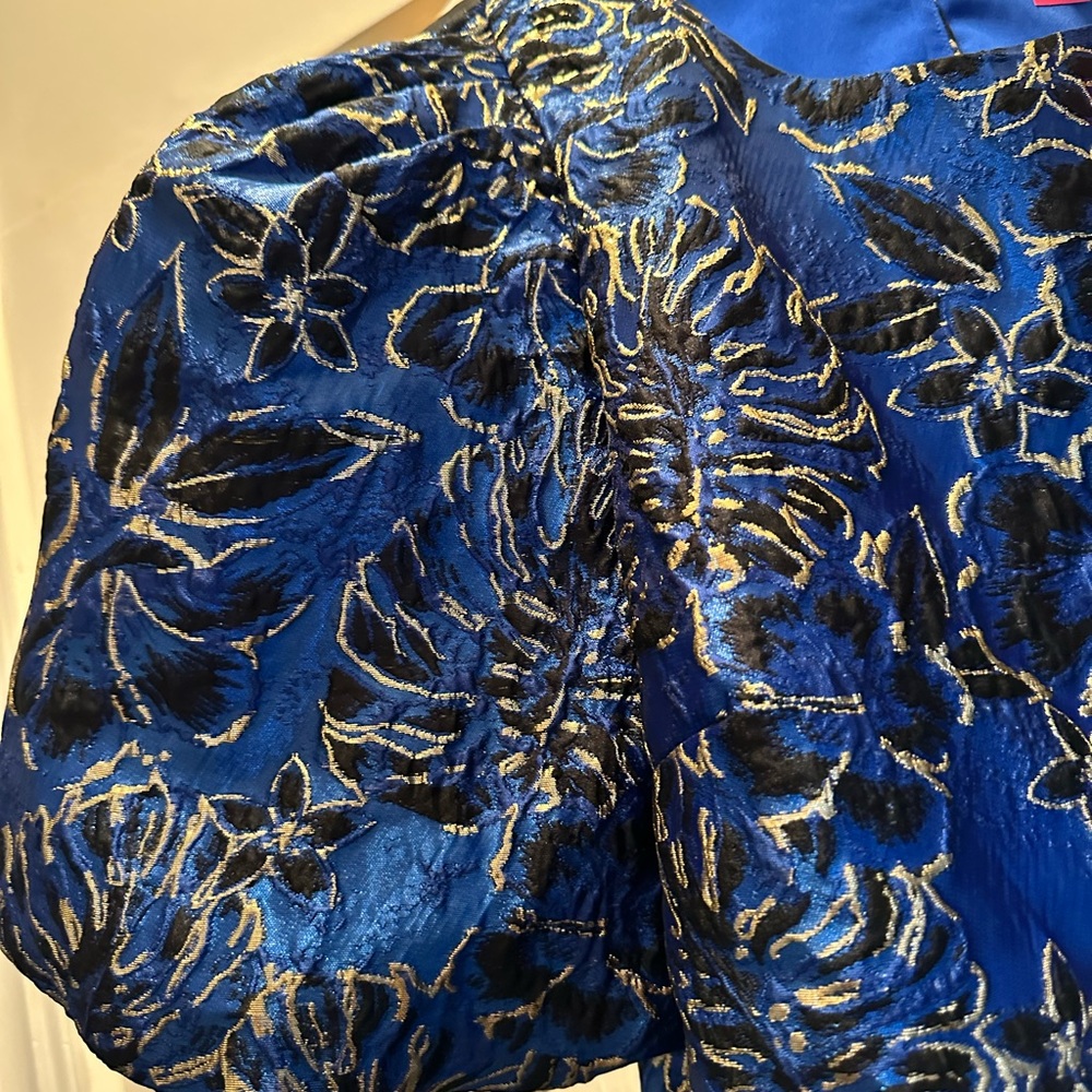 NWT LILLY PULITZER PRATT SHORT SLEEVE TOP SIZE M BLUE GROTTO TWILIGHT FLORAL - Picture 3 of 9